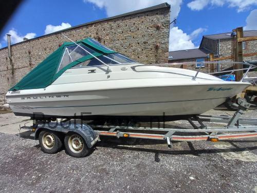 Bayliner 2000 specificaties